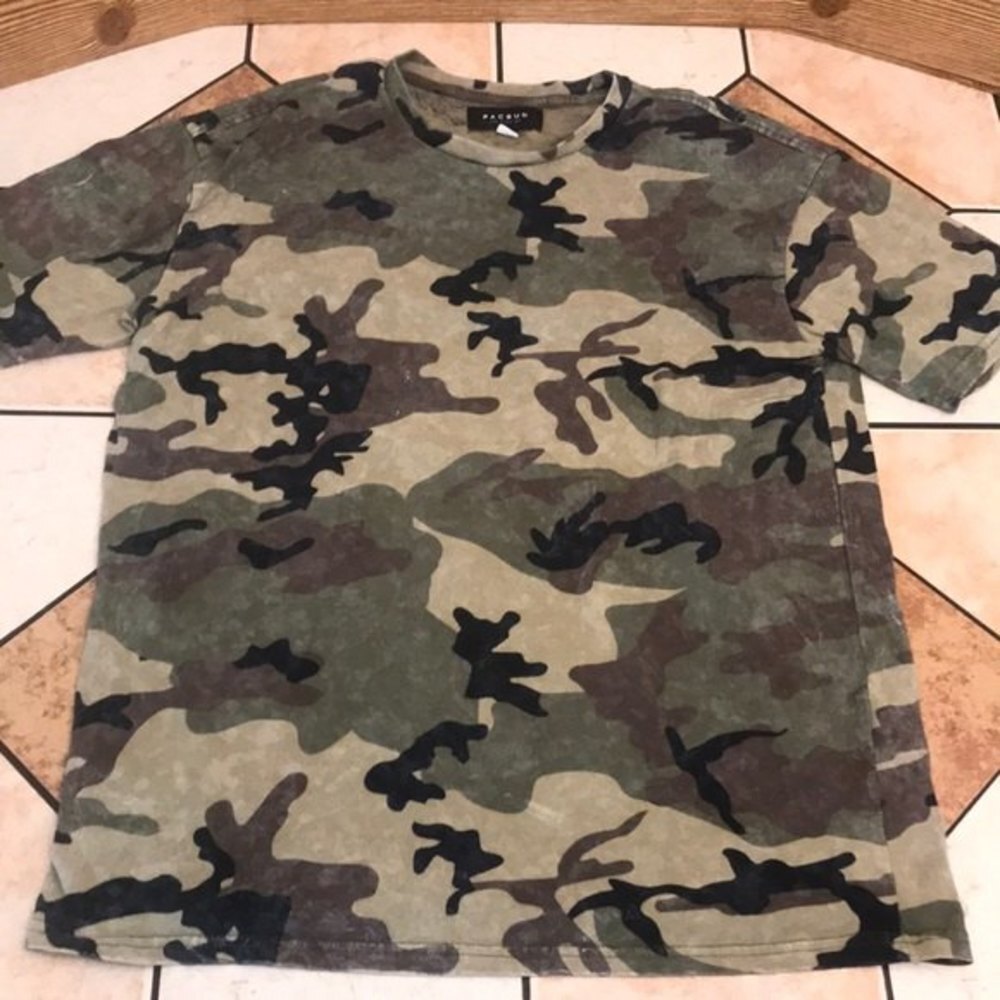 PACSUN Los Angeles army print tshirt size medium‎